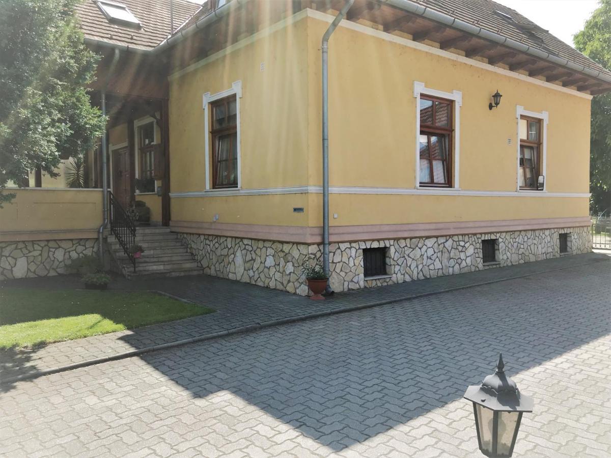 Szent Istvan Fogado Nagymaros Ngoại thất bức ảnh